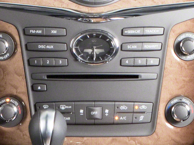 2011 INFINITI QX56 7-passenger