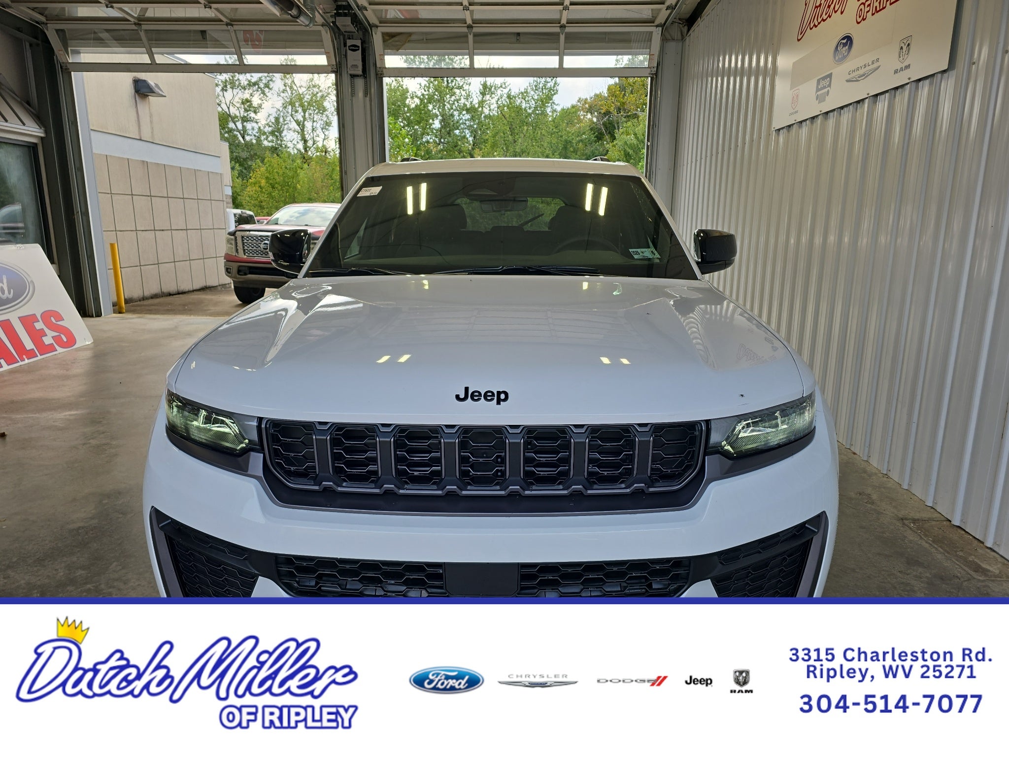 2026 Jeep Grand Cherokee Laredo Altitude