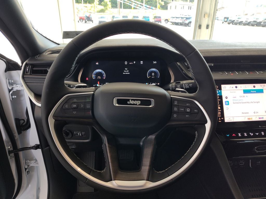 2026 Jeep Grand Cherokee Laredo Altitude