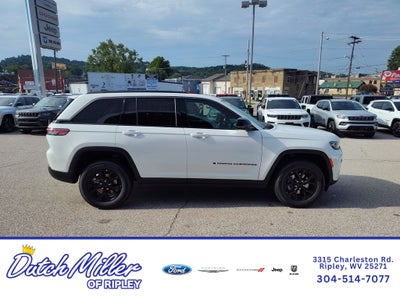 2026 Jeep Grand Cherokee Laredo Altitude