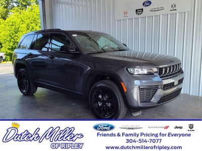 2026 Jeep Grand Cherokee Laredo Altitude