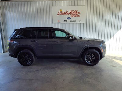 2026 Jeep Grand Cherokee Laredo Altitude