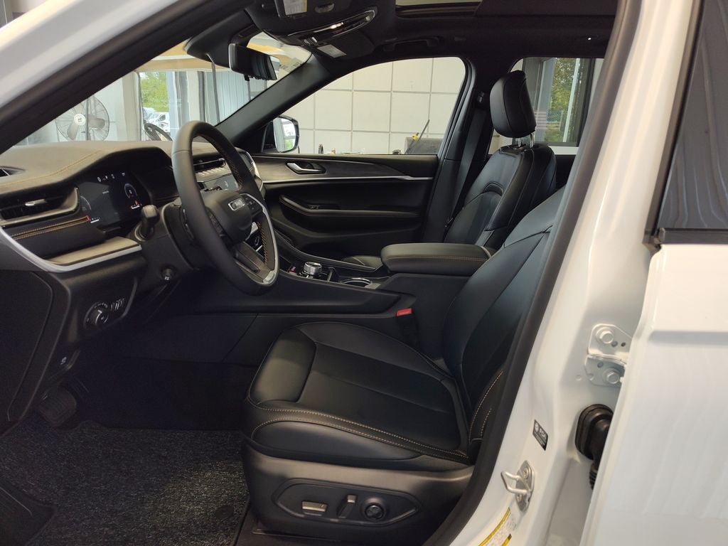2026 Jeep Grand Cherokee 85th Anniversary Edition
