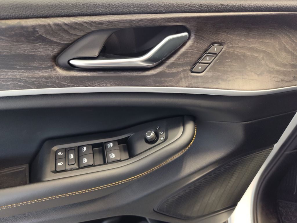 2026 Jeep Grand Cherokee 85th Anniversary Edition