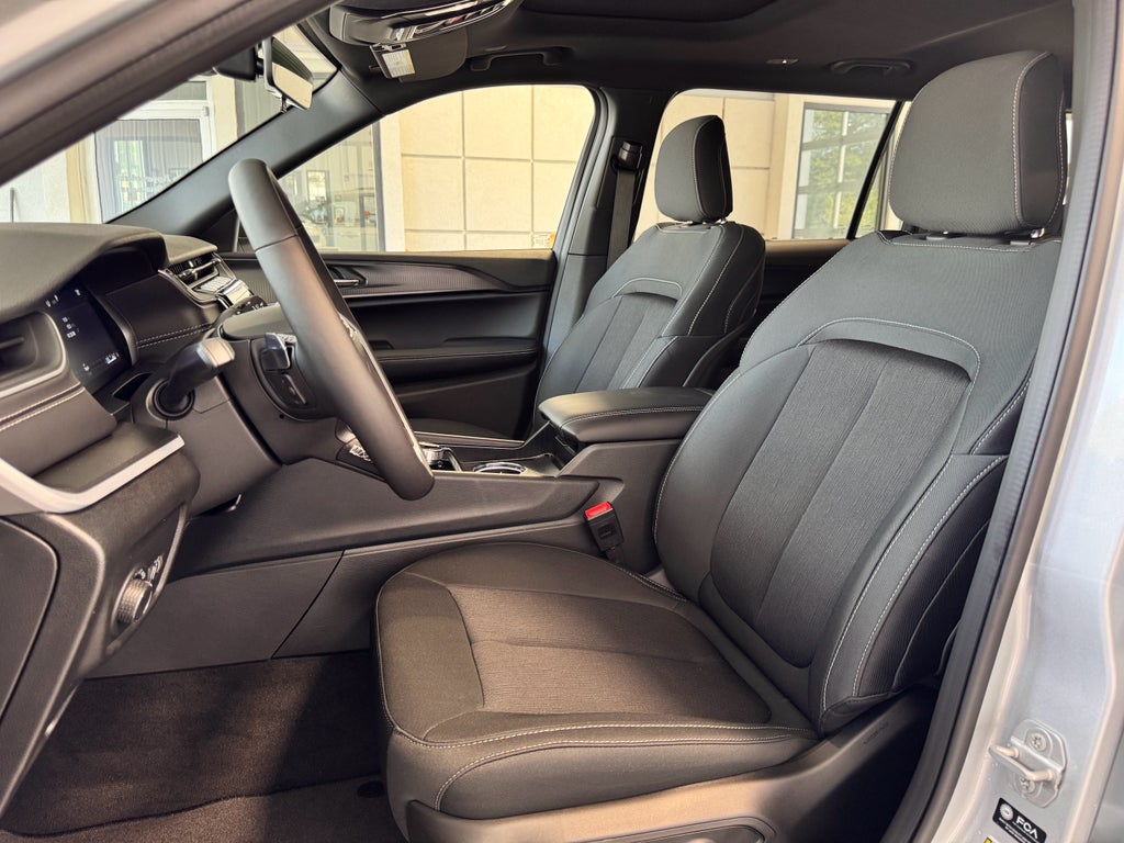 2025 Jeep Grand Cherokee L Laredo X