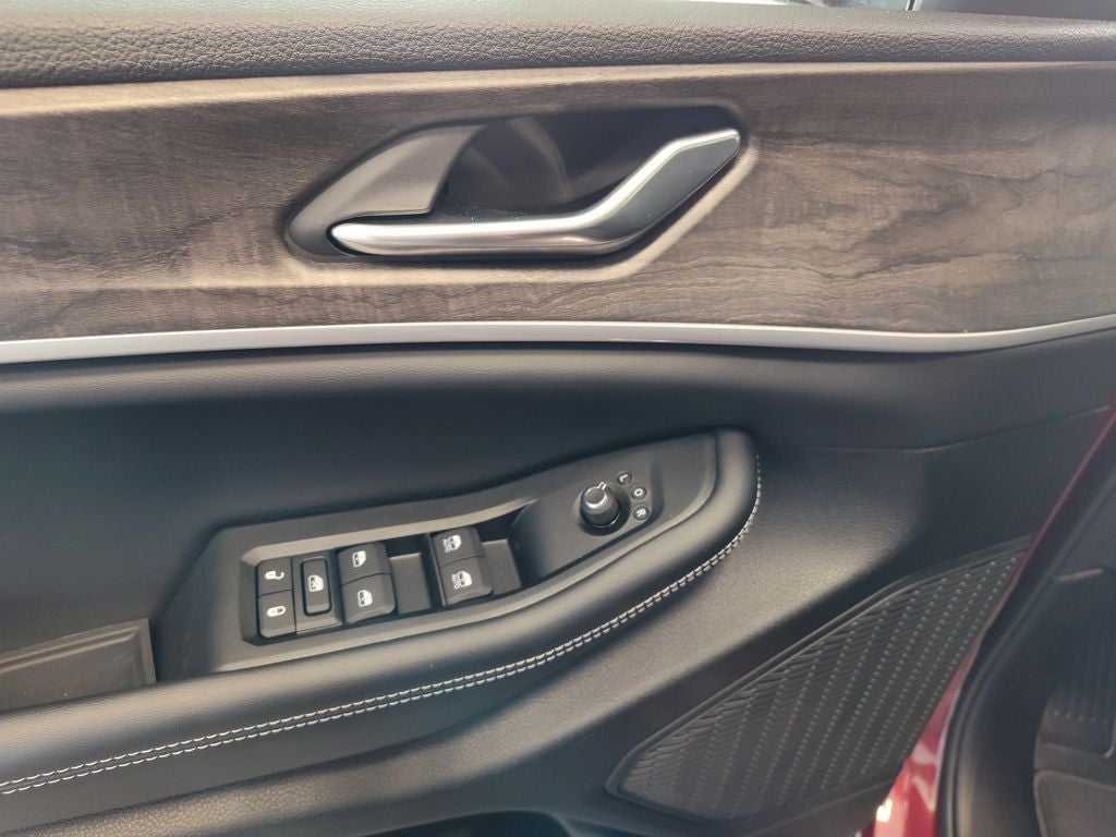 2026 Jeep Grand Cherokee L Laredo Altitude