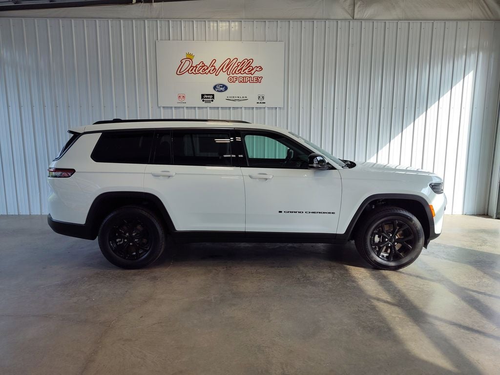 2026 Jeep Grand Cherokee L Laredo Altitude