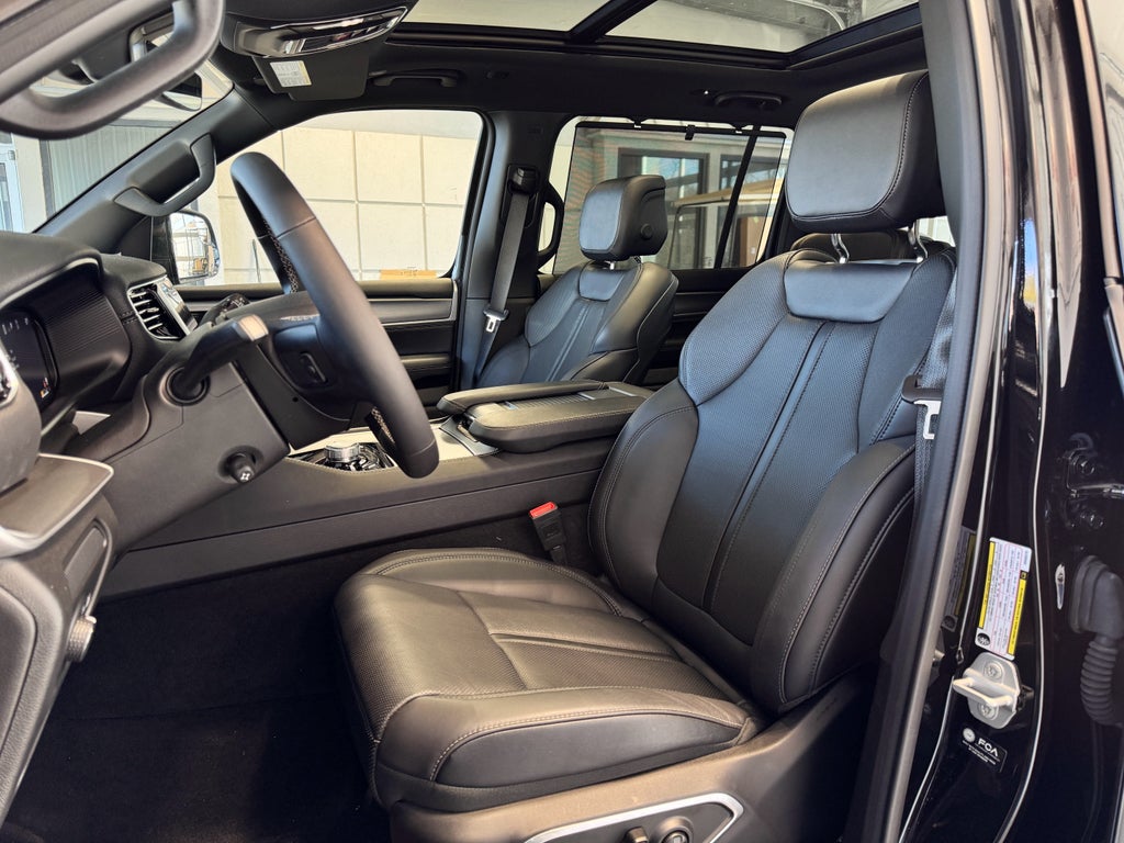 2025 Jeep Wagoneer Series II Carbide