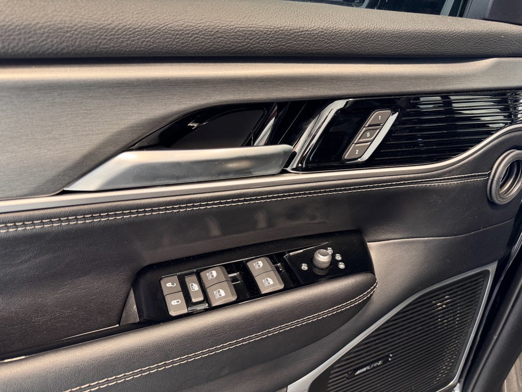 2025 Jeep Wagoneer Series II Carbide