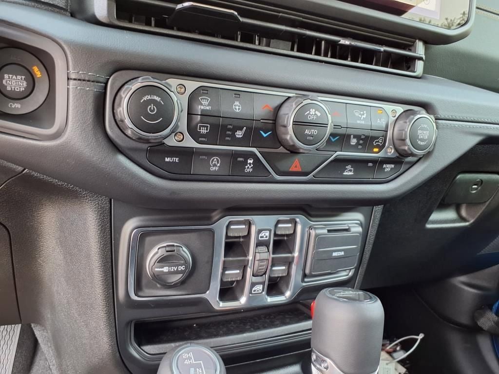 2025 Jeep Gladiator High Tide