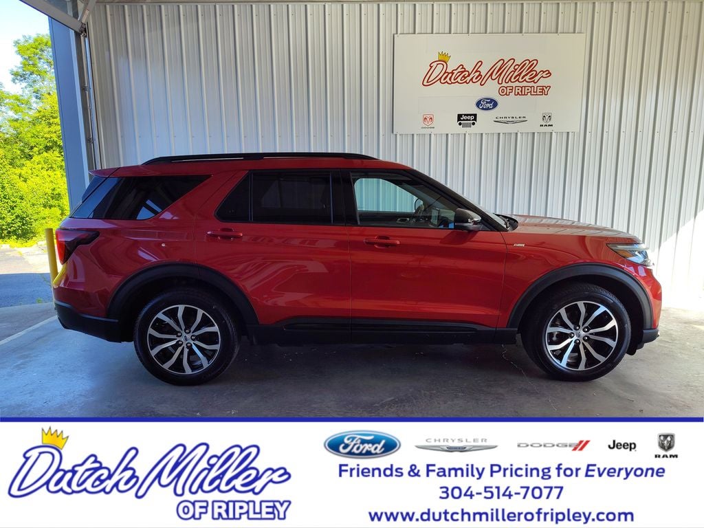 2025 Ford Explorer ST-Line