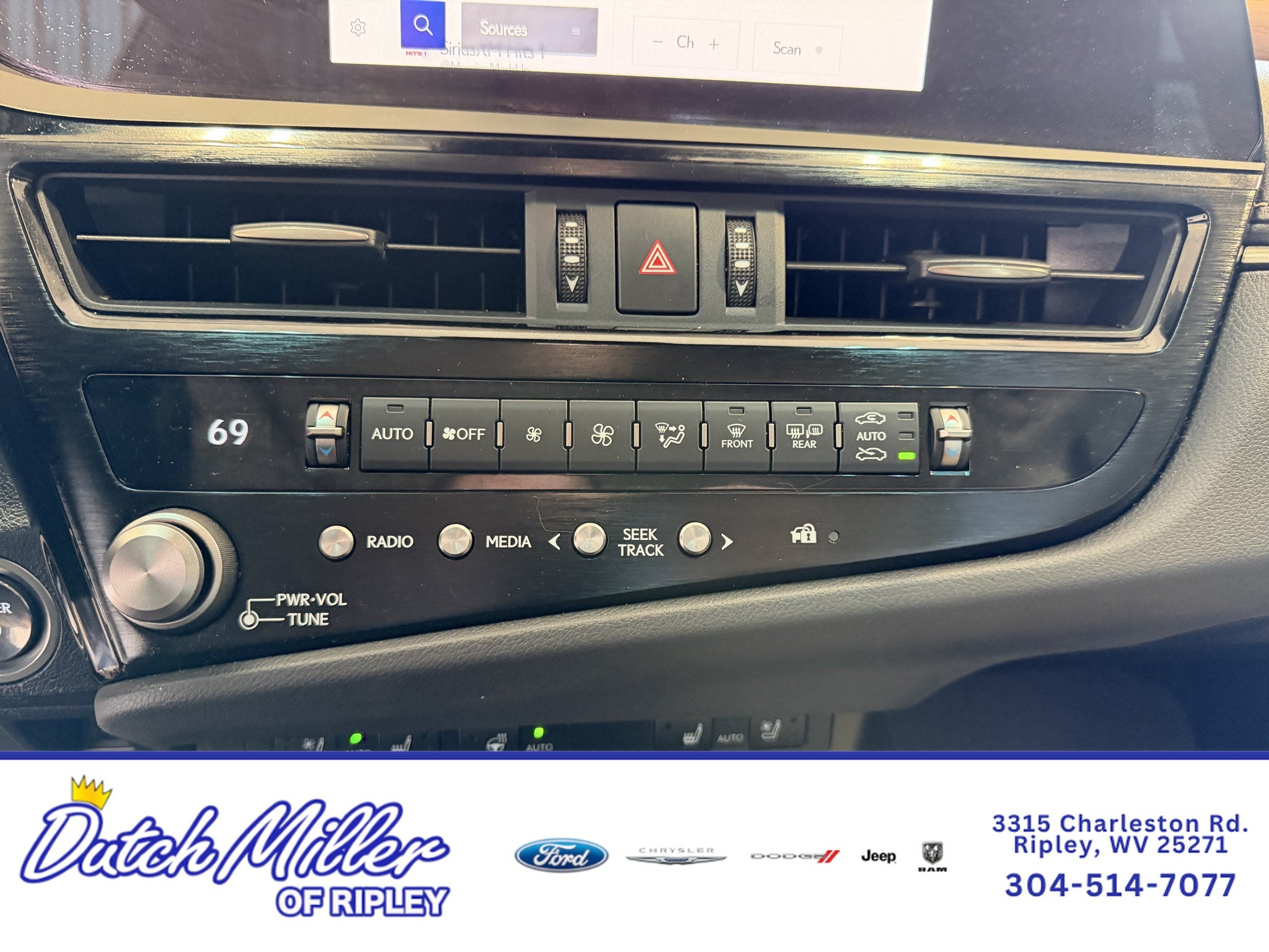 2024 Lexus ES 300h Premium