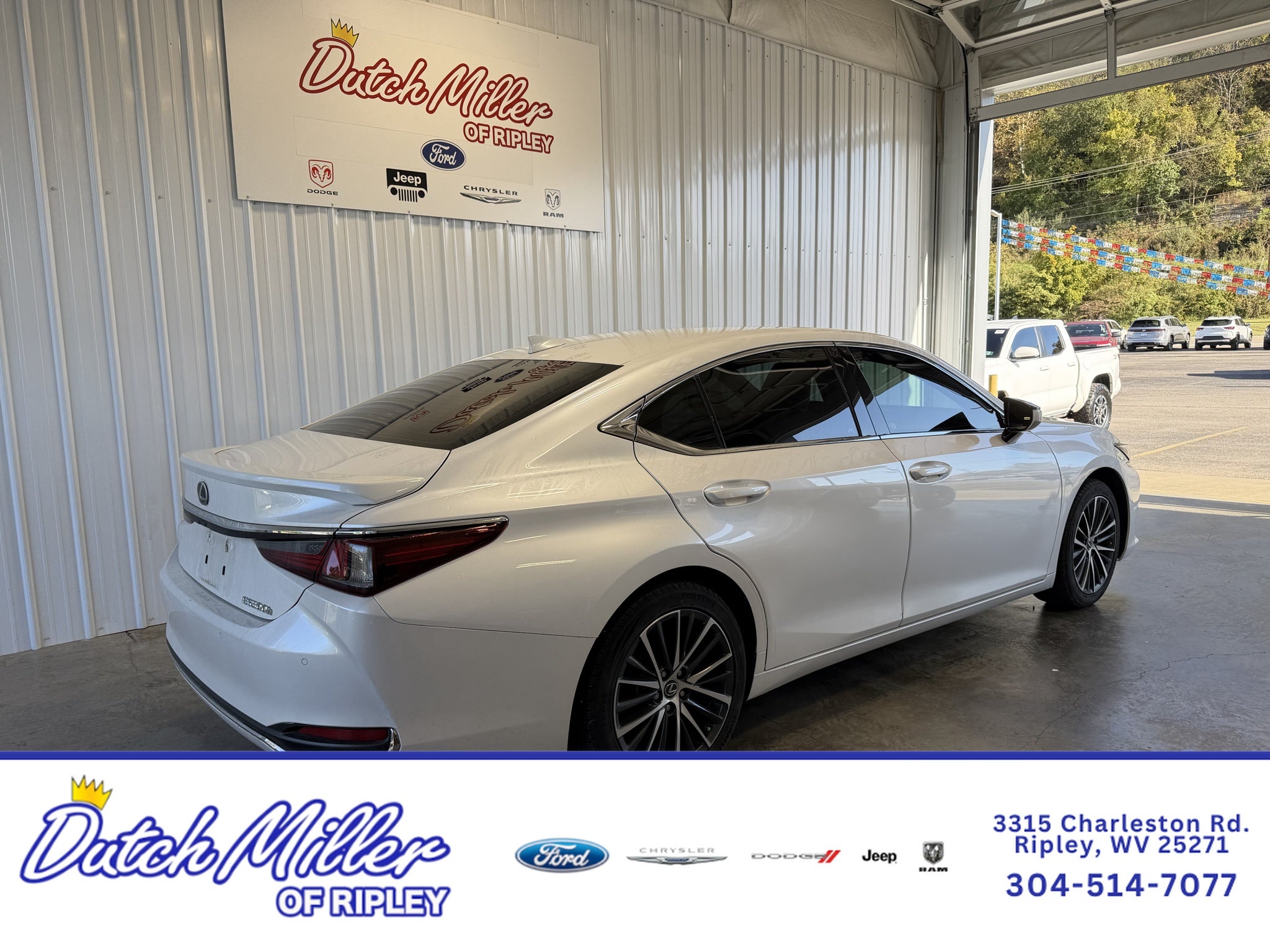 2024 Lexus ES 300h Premium