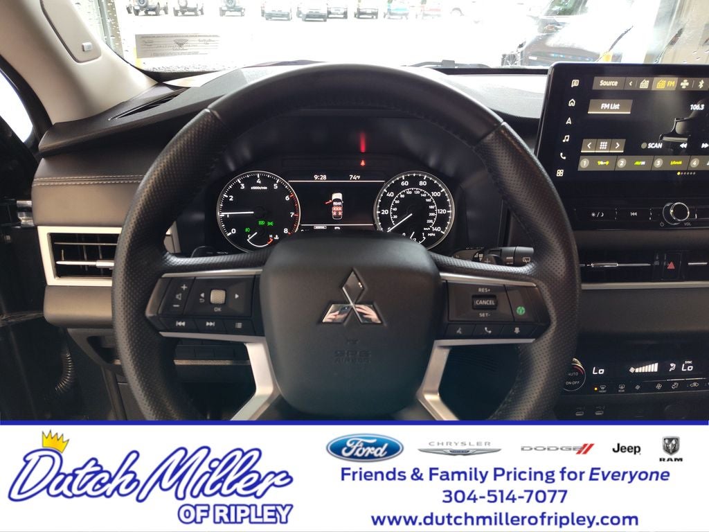 2025 Mitsubishi Outlander SE