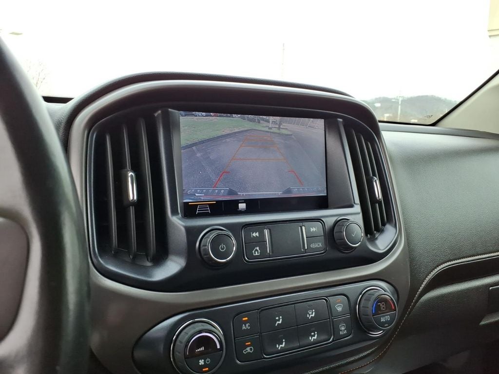 2022 GMC Canyon 4WD AT4 w/Leather