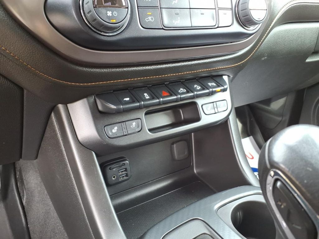 2022 GMC Canyon 4WD AT4 w/Leather