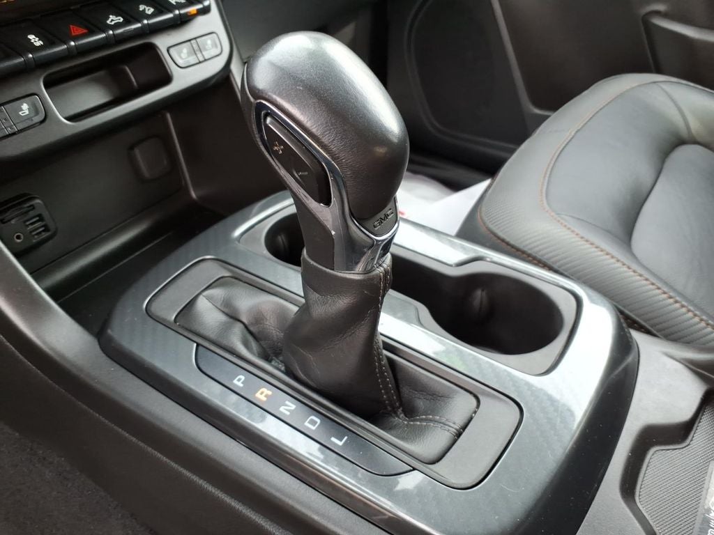 2022 GMC Canyon 4WD AT4 w/Leather