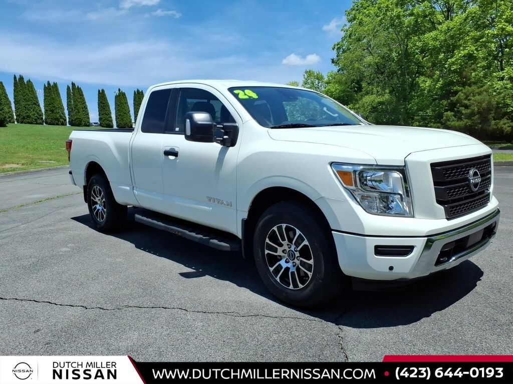 2024 Nissan Titan SV