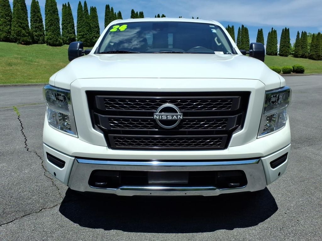 2024 Nissan Titan SV