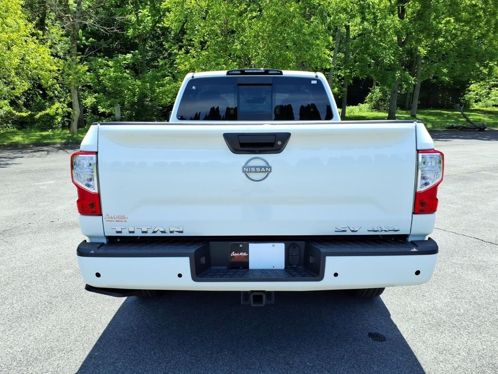 2024 Nissan Titan SV
