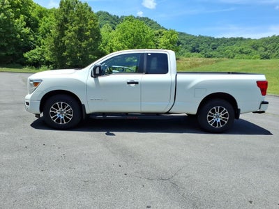 2024 Nissan Titan SV