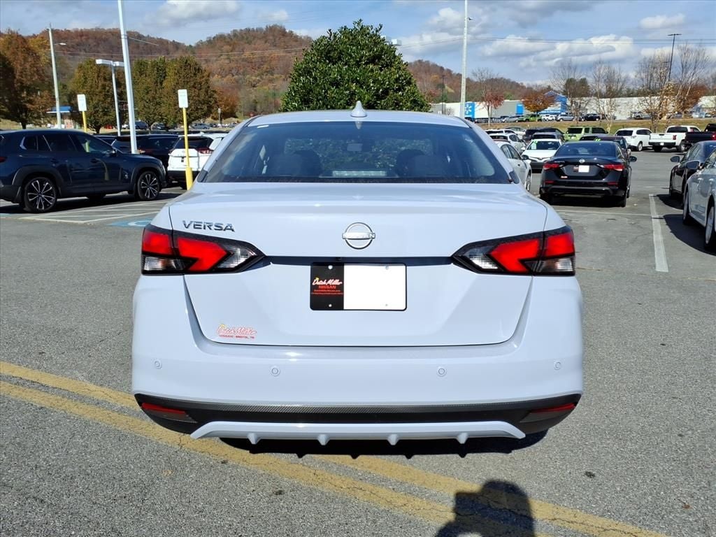 2025 Nissan Versa SV