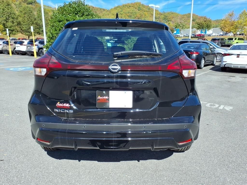 2025 Nissan Kicks Play S
