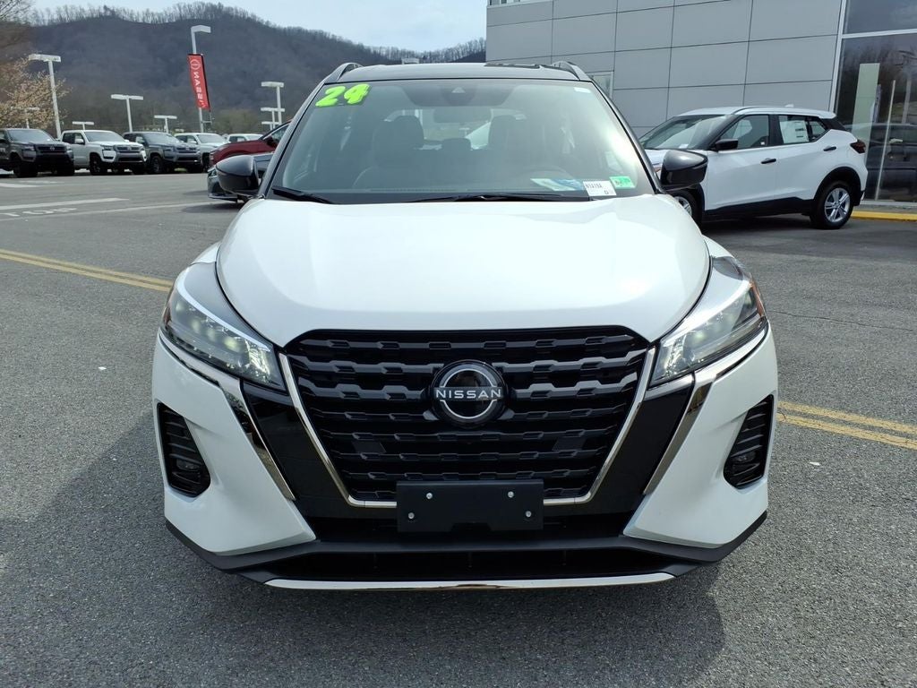 2024 Nissan Kicks SR