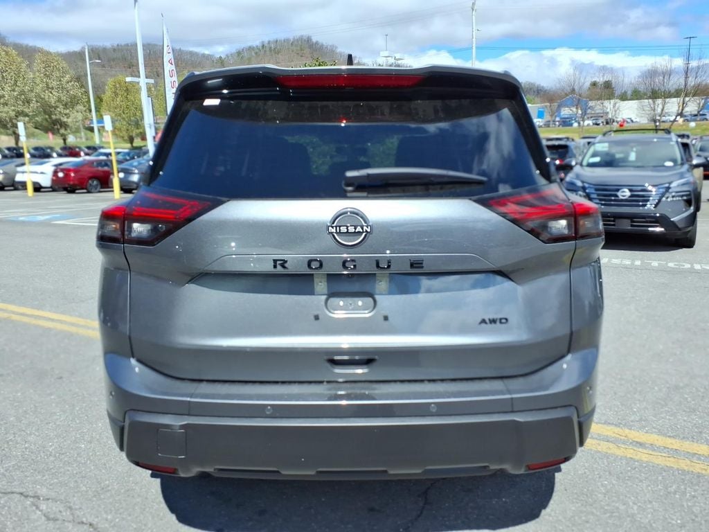 2026 Nissan Rogue Dark Armor