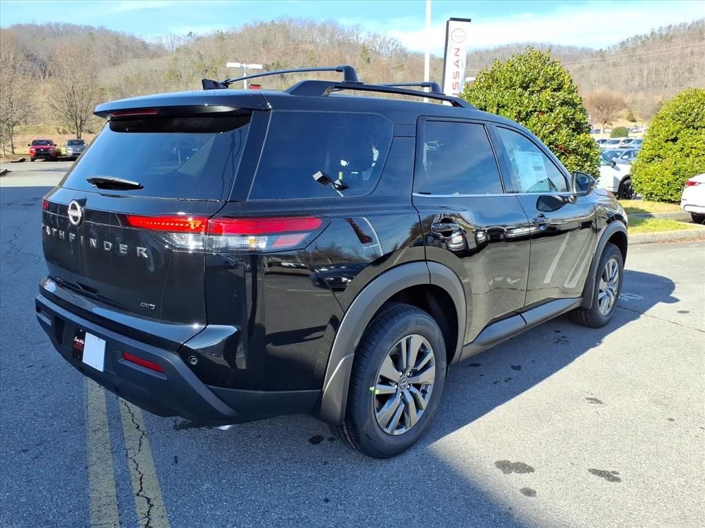 2025 Nissan Pathfinder SV