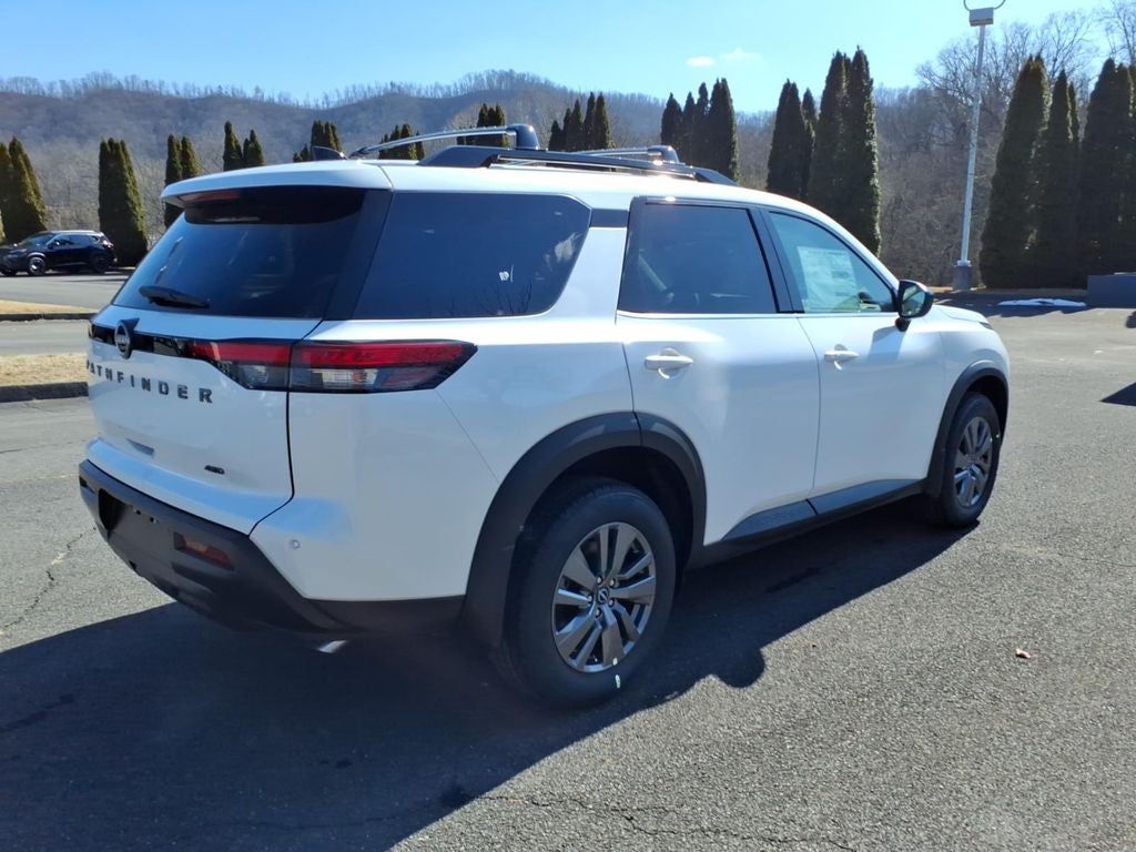 2026 Nissan Pathfinder SV