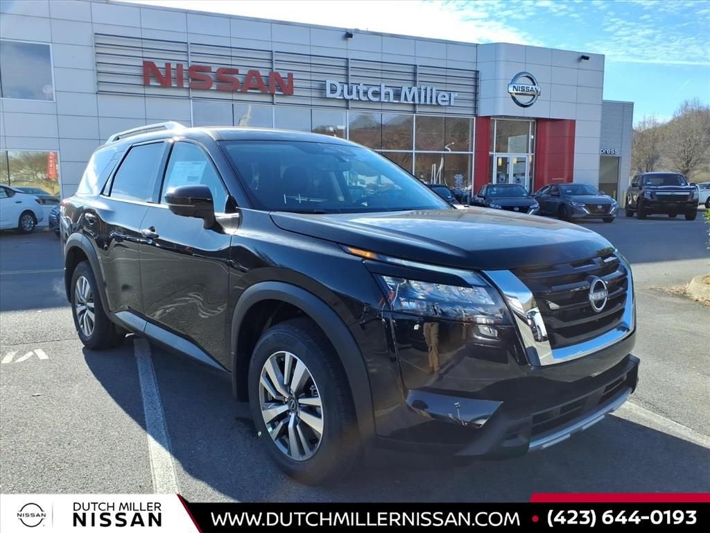2025 Nissan Pathfinder SL