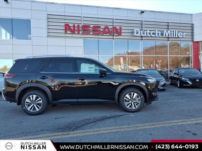 2025 Nissan Pathfinder SL