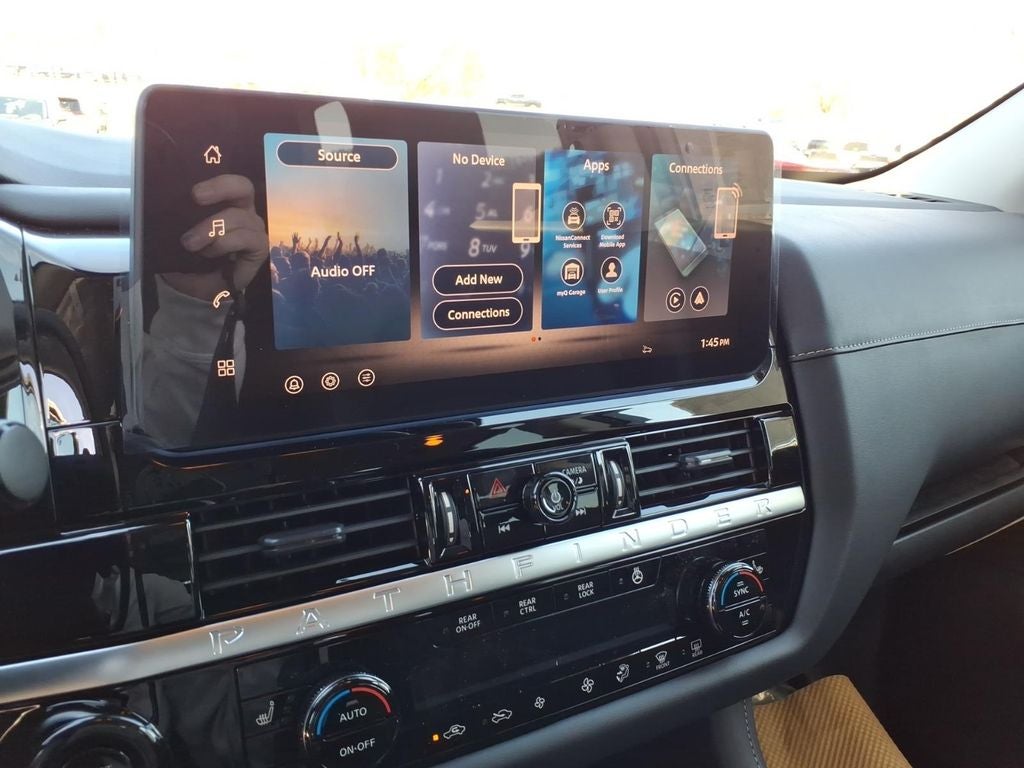 2026 Nissan Pathfinder SL