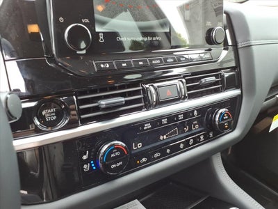 2025 Nissan Pathfinder Platinum