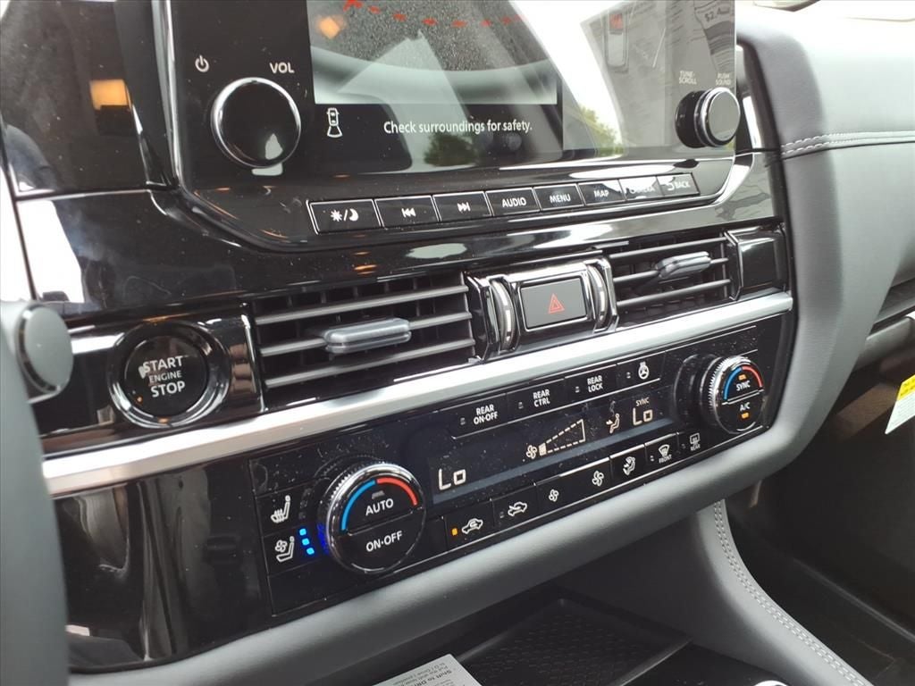 2025 Nissan Pathfinder Platinum