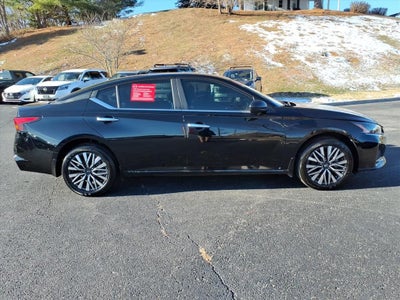 2024 Nissan Altima SV