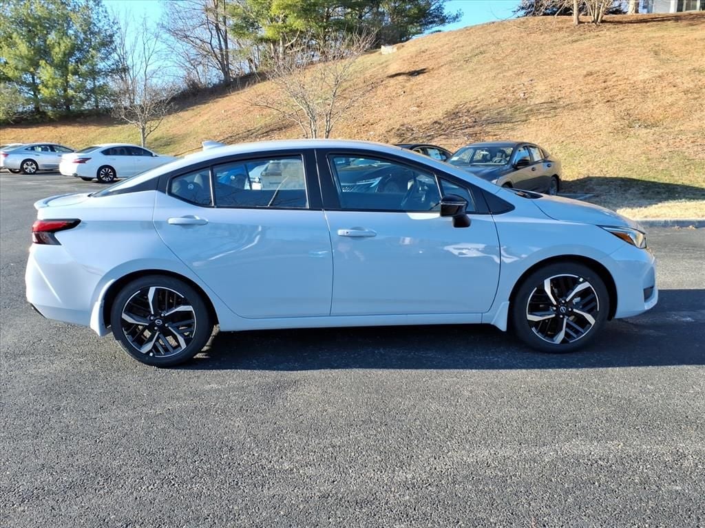2025 Nissan Versa SR