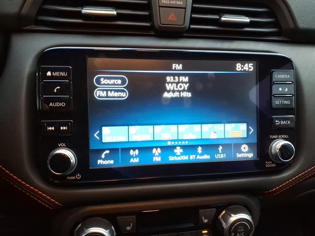 2025 Nissan Versa SR