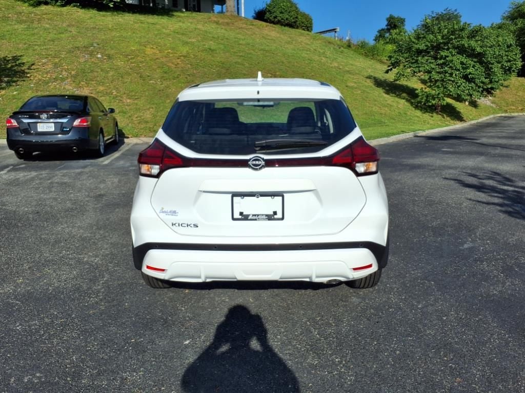2025 Nissan Kicks Play S
