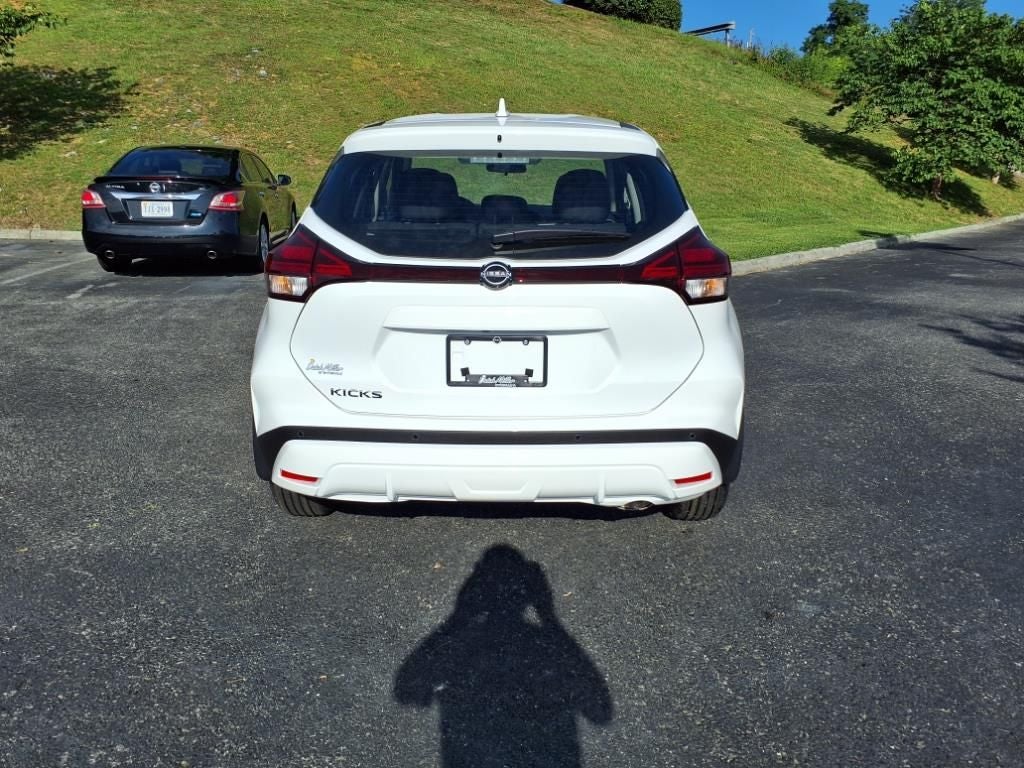 2025 Nissan Kicks Play S