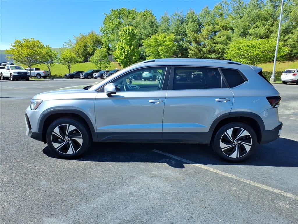 2025 Volkswagen Taos SE