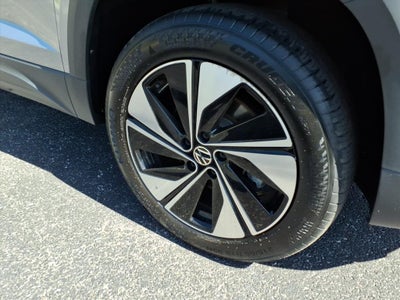 2025 Volkswagen Taos SE