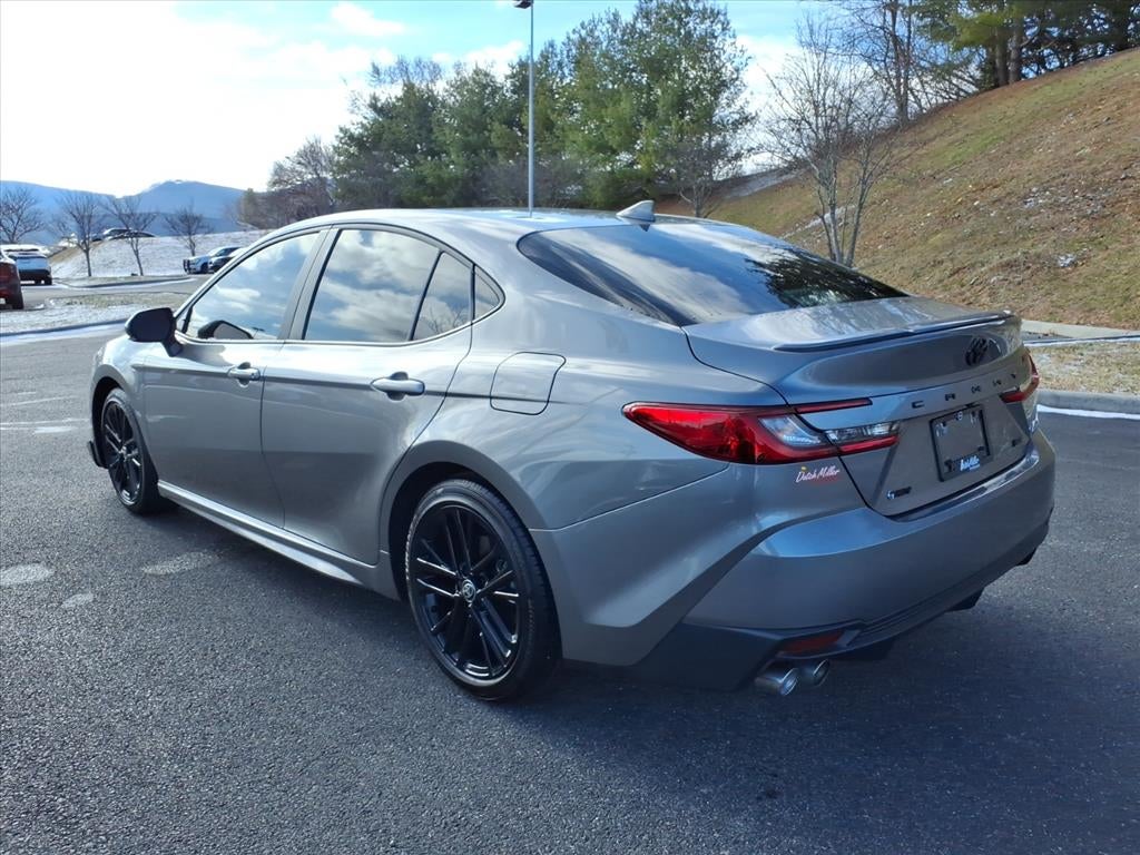 2025 Toyota Camry Hybrid SE