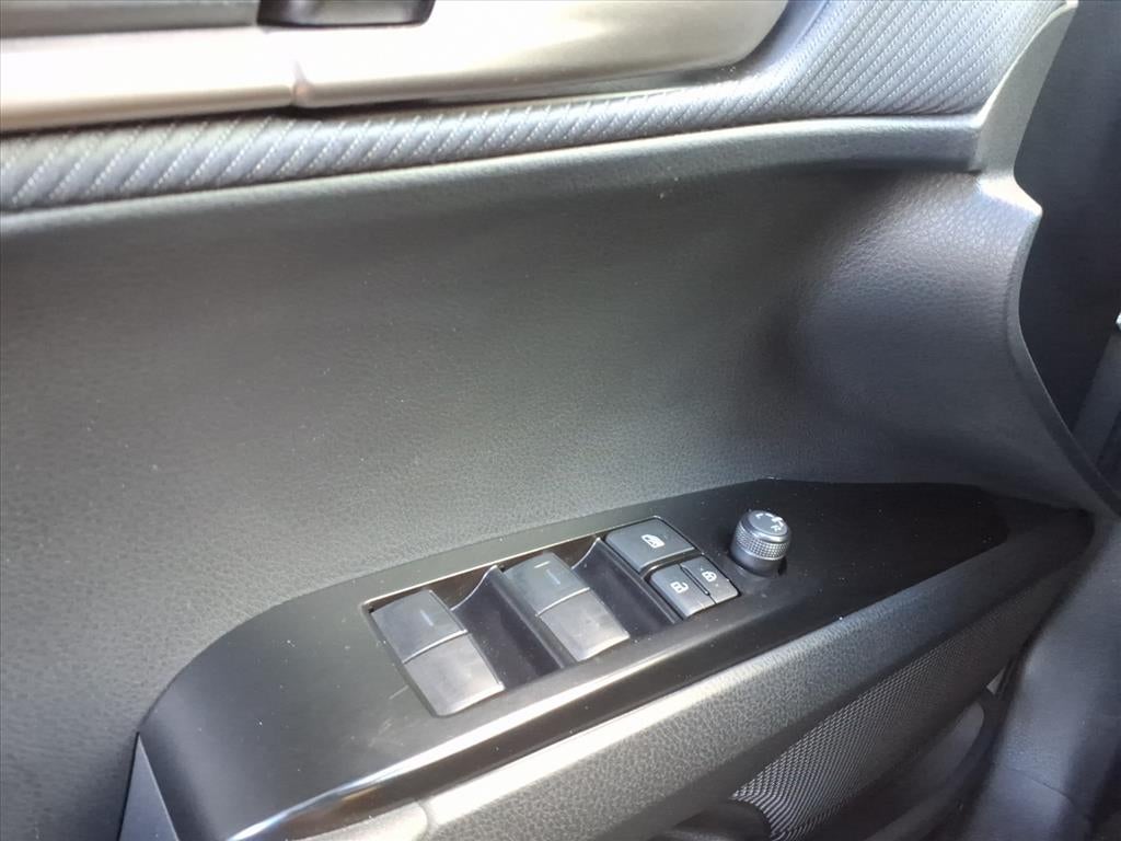 2025 Toyota Camry Hybrid SE