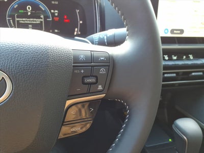 2025 Toyota Camry Hybrid SE