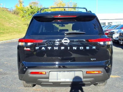 2025 Nissan Pathfinder SV