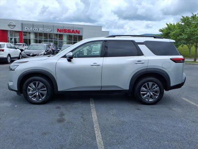 2025 Nissan Pathfinder SV