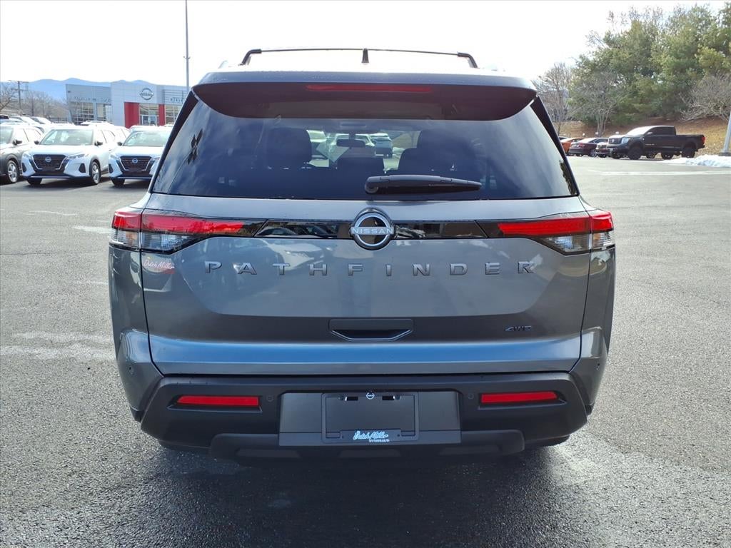 2026 Nissan Pathfinder SV