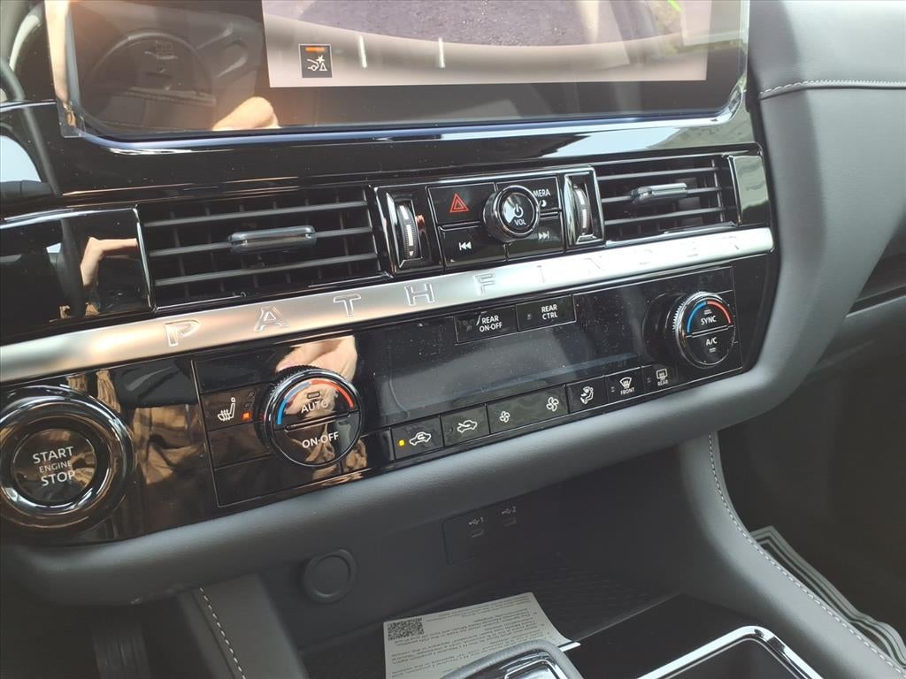 2026 Nissan Pathfinder SV